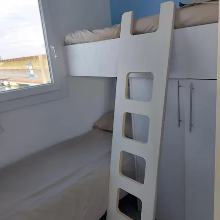 Floating Holiday home *